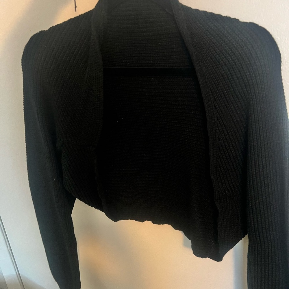 Black and white cropped sweaters